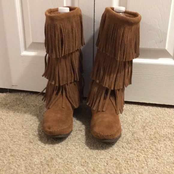 Minnetonka  genuine suede leather boots /fringe- Sz 6. Excellent condition! $16 - Picture 9 of 13